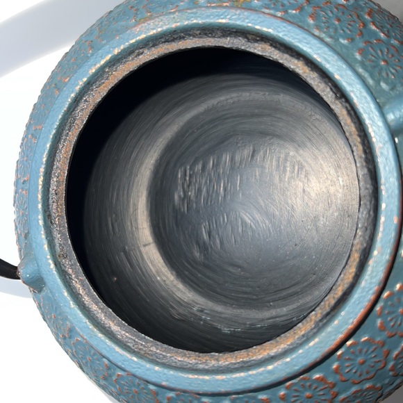 Japanese Cast Iron Floral Teapot with Copper Accents 💕 - Picture 10 of 10